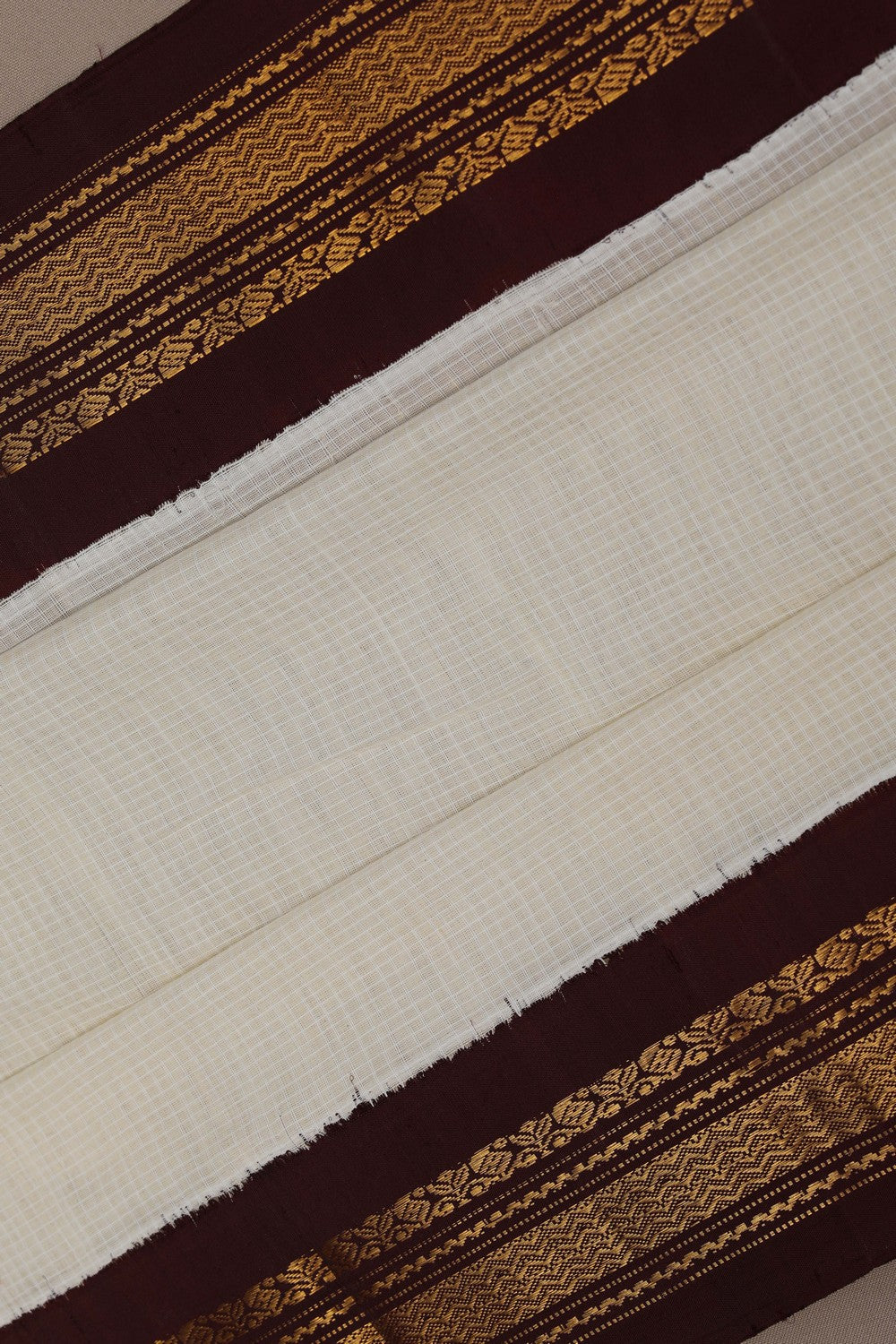 Image of Gadwal Cotton Off-White Saree